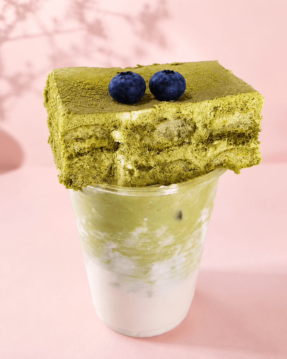 Iced Matcha mit Pistazie von Aix-le-Café in Aachen